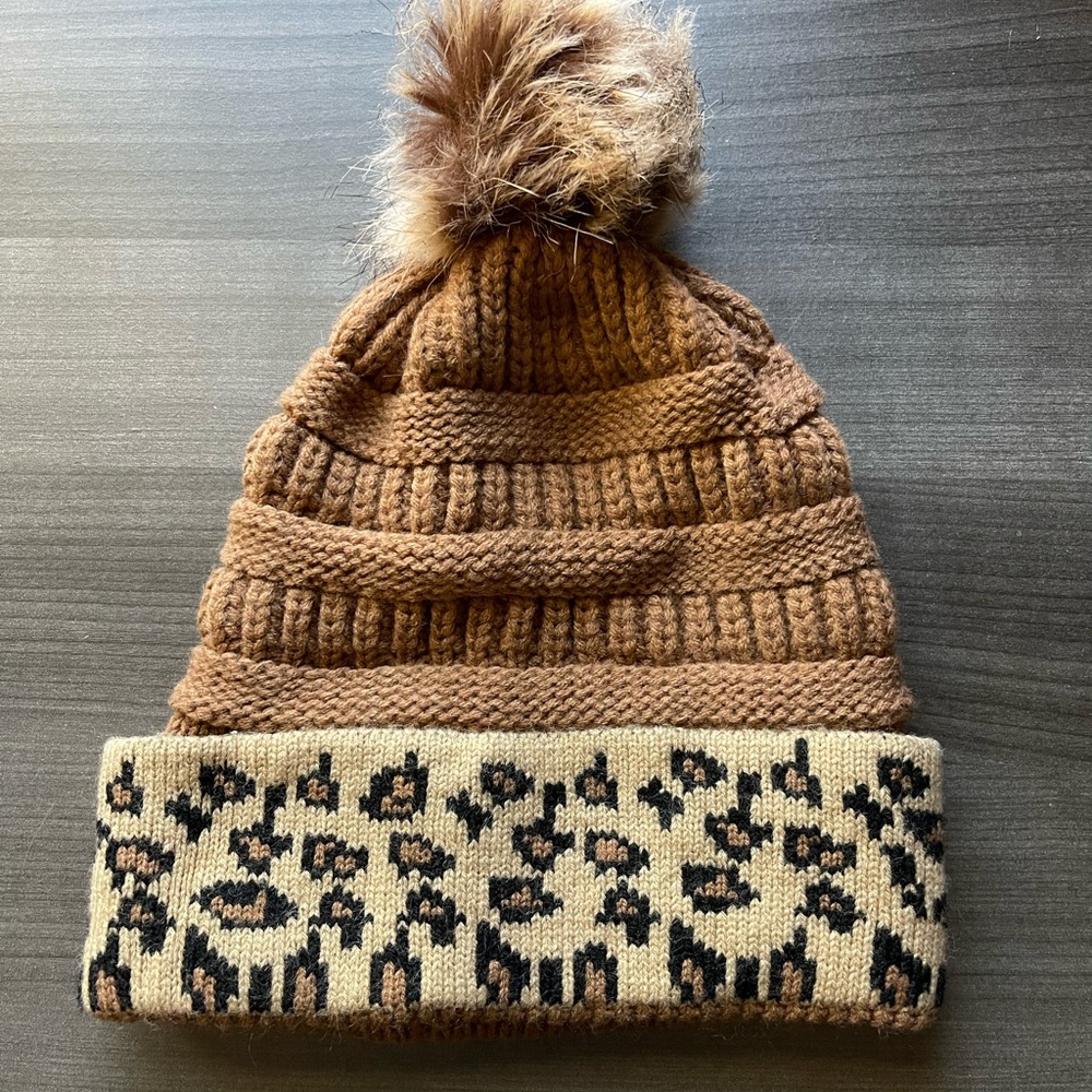 SHEIN Brown Knit Beanie with Leopard Print Cuff